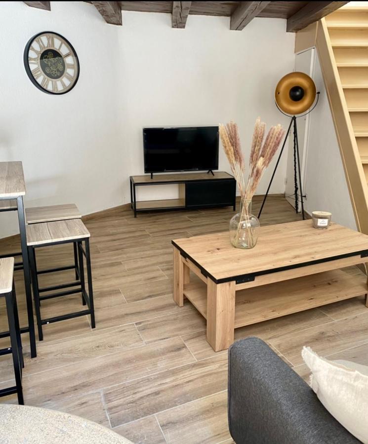 Delice De Nimes Apartment Exterior photo