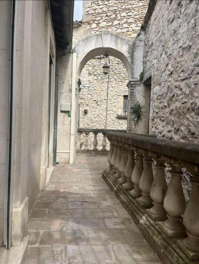 Delice De Nimes Apartment Exterior photo